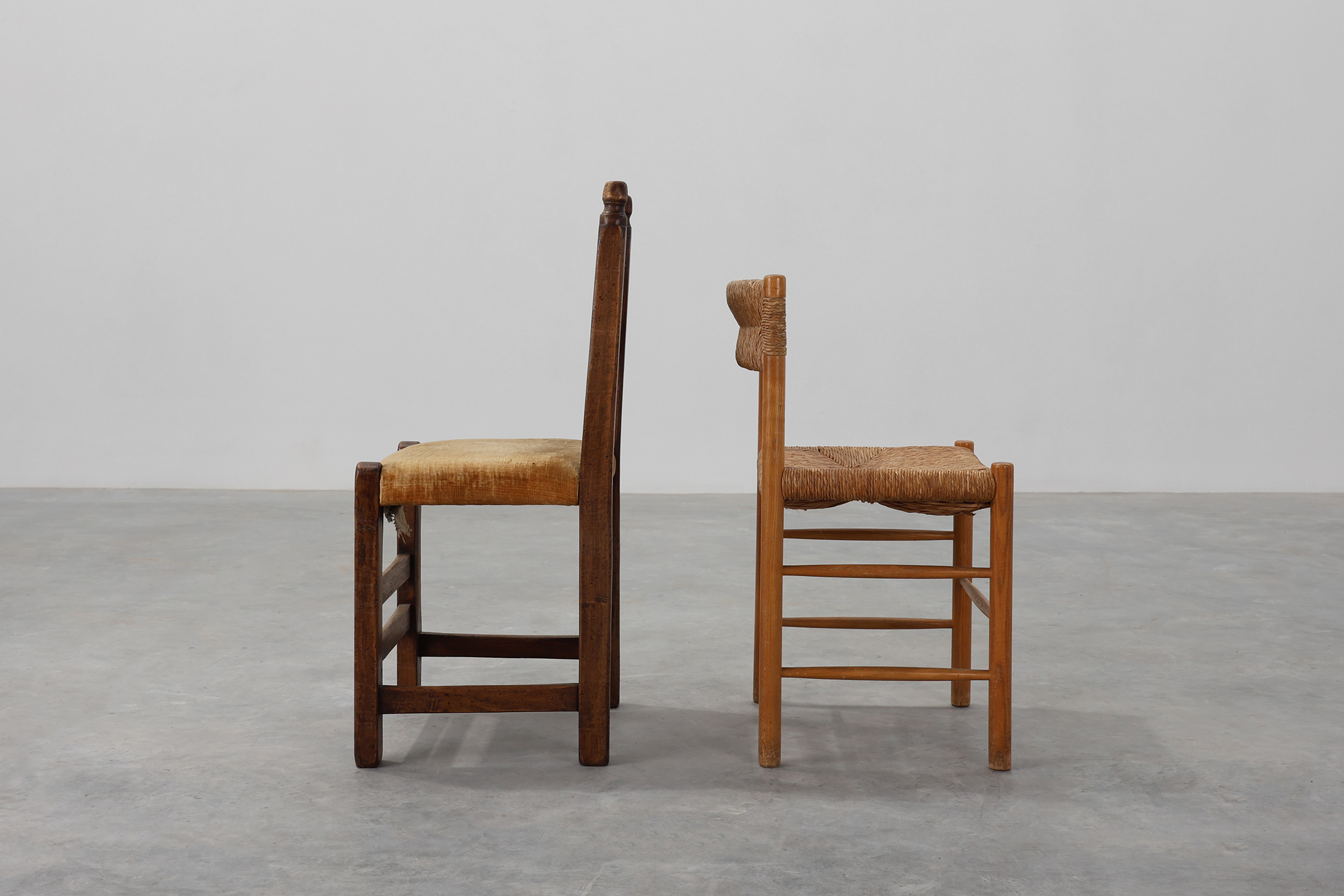 Six 19th Century Spanish Hand-Carved oak Side Chairs with Velour Seatthumbnail